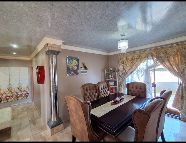 3 BEDROOM FREESTANDING FOR SALE IN IKAGENG